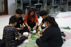 20240822100159.jpg - กิจกรรมอบรมเชิงปฏิบัติการการทำบายศรีสู่ขวัญสำหรับงานพิธีต่างๆ | https://facagri.cmru.ac.th/web