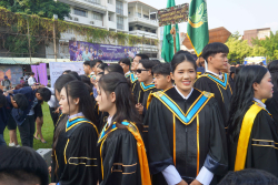 20241014102634.jpg - งานบัณฑิตานุสรณ์ บัณฑิตมหาวิทยาลัยราชภัฏเชียงใหม่ ประจำปีการศึกษา 2567 รุ่น 45 | https://facagri.cmru.ac.th/web