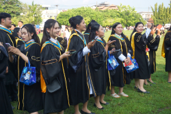 20241015082642.jpg - งานบัณฑิตานุสรณ์ บัณฑิตมหาวิทยาลัยราชภัฏเชียงใหม่ ประจำปีการศึกษา 2567 รุ่น 45 | https://facagri.cmru.ac.th/web