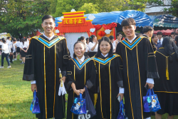 20241015082652.jpg - งานบัณฑิตานุสรณ์ บัณฑิตมหาวิทยาลัยราชภัฏเชียงใหม่ ประจำปีการศึกษา 2567 รุ่น 45 | https://facagri.cmru.ac.th/web