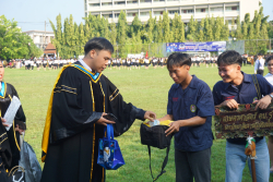 20241015082655.jpg - งานบัณฑิตานุสรณ์ บัณฑิตมหาวิทยาลัยราชภัฏเชียงใหม่ ประจำปีการศึกษา 2567 รุ่น 45 | https://facagri.cmru.ac.th/web