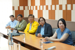 20241206135935.jpg - ผู้เชี่ยวชาญจากต่างประเทศเข้าพบผู้บริหารมหาวิทยาลัยราชภัฏเชียงใหม่ | https://facagri.cmru.ac.th/web