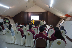 20241206140521.jpg - บรรยายและแลกเปลี่ยนงานวิจัยและให้คำแนะนำการทำงานวิจัยให้กับนักวิจัยและนักศึกษา | https://facagri.cmru.ac.th/web