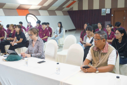 20241206140525.jpg - บรรยายและแลกเปลี่ยนงานวิจัยและให้คำแนะนำการทำงานวิจัยให้กับนักวิจัยและนักศึกษา | https://facagri.cmru.ac.th/web