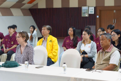 20241206140533.jpg - บรรยายและแลกเปลี่ยนงานวิจัยและให้คำแนะนำการทำงานวิจัยให้กับนักวิจัยและนักศึกษา | https://facagri.cmru.ac.th/web