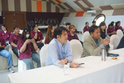 20241206140537.jpg - บรรยายและแลกเปลี่ยนงานวิจัยและให้คำแนะนำการทำงานวิจัยให้กับนักวิจัยและนักศึกษา | https://facagri.cmru.ac.th/web