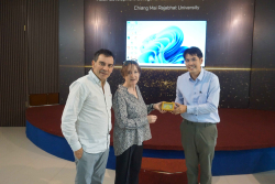 20241206140542.jpg - บรรยายและแลกเปลี่ยนงานวิจัยและให้คำแนะนำการทำงานวิจัยให้กับนักวิจัยและนักศึกษา | https://facagri.cmru.ac.th/web