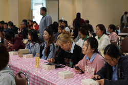 20250122113002.jpg - อบรมเชิงปฏิบัติการสร้างการเรียนรู้แบบสหวิชาชีพ (Inter-Professional Education) ผ่านมุมมองและประสบการณ์การป้องกันโรคพิษสุนัขบ้าของวิชาชีพอื่นๆ | https://facagri.cmru.ac.th/web
