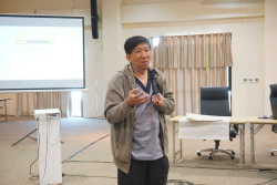 20250122123819.jpg - อบรมเชิงปฏิบัติการสร้างการเรียนรู้แบบสหวิชาชีพ (Inter-Professional Education) ผ่านมุมมองและประสบการณ์การป้องกันโรคพิษสุนัขบ้าของวิชาชีพอื่นๆ | https://facagri.cmru.ac.th/web
