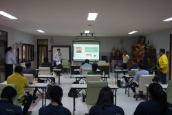 20250206201358(1).jpg - อบรมเชิงปฏิบัติการโครงการหลักโภชนศาสตร์และการประกอบสูตรอาหารสัตว์เพื่อลดต้นทุนค่าอาหารสัตว์  | https://facagri.cmru.ac.th/web
