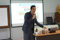 20250206201407.jpg - อบรมเชิงปฏิบัติการโครงการหลักโภชนศาสตร์และการประกอบสูตรอาหารสัตว์เพื่อลดต้นทุนค่าอาหารสัตว์  | https://facagri.cmru.ac.th/web