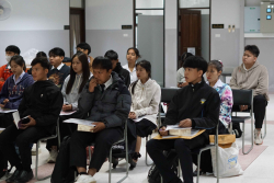 20250214104313(1).jpg - กิจกรรมอบรมเตรียมความพร้อมสู่การเป็นครูมืออาชีพในศตวรรษที่ 21 ตามสมรรถนะและมาตรฐานวิชาชีพครู | https://facagri.cmru.ac.th/web