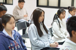 20250214104316.jpg - กิจกรรมอบรมเตรียมความพร้อมสู่การเป็นครูมืออาชีพในศตวรรษที่ 21 ตามสมรรถนะและมาตรฐานวิชาชีพครู | https://facagri.cmru.ac.th/web