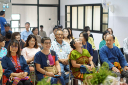 20250409143237.jpg - ป๋าเวณีปี๋ใหม่เมือง | https://facagri.cmru.ac.th/web