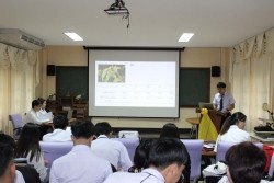 20210813093452.jpg - การนำเสนอสัมมนาของนักศึกษาชั้นปีที่ 4 หลักสูตรวิทยาศาสตรบัณฑิต สาขาวิชาสัตวศาสตร์ | https://facagri.cmru.ac.th/web