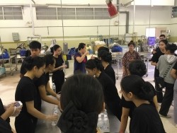20210814034400.jpg - ปฏิบัติการเครื่องกระยาบวช อาหารสำหรับสังเวยในพิธีบวงสรวงบูชา เทวดา พระภูมิเจ้าที่ สิ่งศักดิ์สิทธิ์ในงานมงคล รวมทั้งการไหว้ครู | https://facagri.cmru.ac.th/web
