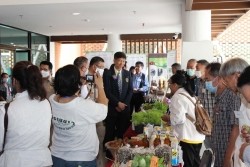 20210816025758.jpg - โครงการพัฒนาหัวขบวนเกษตรอินทรีย์แบบมีส่วนร่วม SDGsPGS จังหวัดเชียงใหม่ สู่การพัฒนาเศรษฐกิจฐานรากอย่างยั่งยืน | https://facagri.cmru.ac.th/web