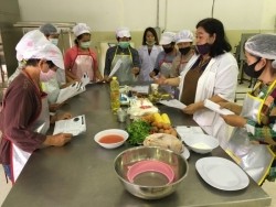 20210816083703(2).jpg - กิจกรรมแปรรูป ผัดไทย กระทงทองสมุนไพร หมูสวรรค์ และน้ำอันชัญพาสเจอร์ไรซ์ | https://facagri.cmru.ac.th/web