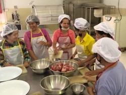 20210816083704.jpg - กิจกรรมแปรรูป ผัดไทย กระทงทองสมุนไพร หมูสวรรค์ และน้ำอันชัญพาสเจอร์ไรซ์ | https://facagri.cmru.ac.th/web