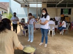 20211019040048.jpg - การสัมมนาเชิงปฏิบัติการเรื่องเทคนิคการเพ้นท์ผ้าใยกัญชง และการอบรมเชิงปฏิบัติการเรื่องกระดาษจากฟางข้าว | https://facagri.cmru.ac.th/web