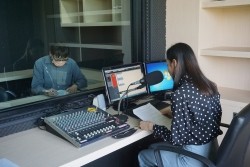 20211110030516.jpg - การอัดเสียงแนะนำหลักสูตร รายการวิทยุกระจายเสียงมหาวิทยาลัยราชภัฏเชียงใหม่ FM 88.50 MHz | https://facagri.cmru.ac.th/web