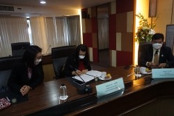 20211207083540.jpg - พิธีลงนามบันทึกข้อตกลงความร่วมมือการพัฒนาด้านวิชาการและวิจัยระหว่างวิทยาลัยเกษตรกับเทคโนโลยีลำพูน | https://facagri.cmru.ac.th/web