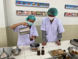 20211209032616.jpg - อบรมการเพิ่มมูลค่าผลิตภัณฑ์จากเนื้อสัตว์และสมุนไพร | https://facagri.cmru.ac.th/web