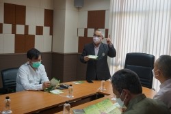 20220131081709.jpg - ลงนามความร่วมมือ 4 ฝ่ายในด้านการวิจัยและพัฒนาสมุนไพรครบวงจร | https://facagri.cmru.ac.th/web