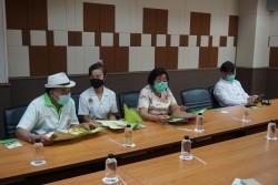 20220131081740.jpg - ลงนามความร่วมมือ 4 ฝ่ายในด้านการวิจัยและพัฒนาสมุนไพรครบวงจร | https://facagri.cmru.ac.th/web