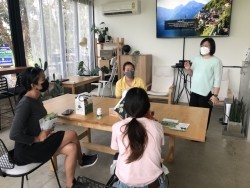 20220316074040.jpg - ศึกษาดูงานวิสาหกิจชุมชนสันมหาพนสมุนไพรอินทรีย์ | https://facagri.cmru.ac.th/web