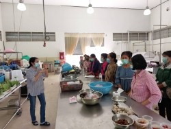 20220401081101(1).jpg - การแปรรูปผลิตภัณฑ์ กิจกรรมการทำมะเขือเทศแช่อิ่มแห้ง แหนมปลาส้ม | https://facagri.cmru.ac.th/web