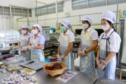 20220629071652.jpg - ประเมินผลการดำเนินงานสถาบันผลิตและพัฒนาครู โครงการครูรัก(ษ์)ถิ่น รุ่นที่ 1 และ รุ่นที่ 2  | https://facagri.cmru.ac.th/web