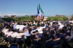 20221220035356.jpg - ถ่ายรูปกับญาติและถ่ายรูปหมู่บัณฑิต รุ่นที่ 43 ประจำปีการศึกษา 2560-2562 | https://facagri.cmru.ac.th/web