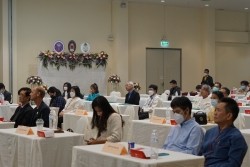 20230331062050.jpg - บรรยากาศพิธีมอบประกาศนียบัตร โครงการบัณฑิตพันธุ์ใหม่ (Non-Degree) สาขานวัตกรรมเกษตรอินทรีย์ | https://facagri.cmru.ac.th/web