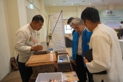 20230331062110.jpg - บรรยากาศพิธีมอบประกาศนียบัตร โครงการบัณฑิตพันธุ์ใหม่ (Non-Degree) สาขานวัตกรรมเกษตรอินทรีย์ | https://facagri.cmru.ac.th/web