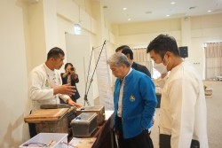 20230331062112.jpg - บรรยากาศพิธีมอบประกาศนียบัตร โครงการบัณฑิตพันธุ์ใหม่ (Non-Degree) สาขานวัตกรรมเกษตรอินทรีย์ | https://facagri.cmru.ac.th/web