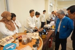 20230331062124.jpg - บรรยากาศพิธีมอบประกาศนียบัตร โครงการบัณฑิตพันธุ์ใหม่ (Non-Degree) สาขานวัตกรรมเกษตรอินทรีย์ | https://facagri.cmru.ac.th/web
