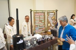 20230331062149.jpg - บรรยากาศพิธีมอบประกาศนียบัตร โครงการบัณฑิตพันธุ์ใหม่ (Non-Degree) สาขานวัตกรรมเกษตรอินทรีย์ | https://facagri.cmru.ac.th/web
