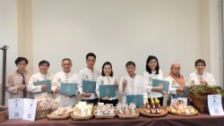 20230331062344.jpg - บรรยากาศพิธีมอบประกาศนียบัตร โครงการบัณฑิตพันธุ์ใหม่ (Non-Degree) สาขานวัตกรรมเกษตรอินทรีย์ | https://facagri.cmru.ac.th/web