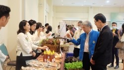 20230331062400.jpg - บรรยากาศพิธีมอบประกาศนียบัตร โครงการบัณฑิตพันธุ์ใหม่ (Non-Degree) สาขานวัตกรรมเกษตรอินทรีย์ | https://facagri.cmru.ac.th/web