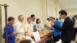 20230331062404.jpg - บรรยากาศพิธีมอบประกาศนียบัตร โครงการบัณฑิตพันธุ์ใหม่ (Non-Degree) สาขานวัตกรรมเกษตรอินทรีย์ | https://facagri.cmru.ac.th/web