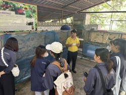20231226112317.jpg - ศึกษาดูงานด้านการจัดควบคุมแมลงศัตรูพืช | https://facagri.cmru.ac.th/web
