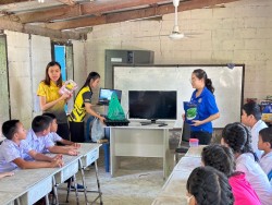 20231228095623(2).jpg - กิจกรรมการปลูกไม้ดอกไม้ประดับเพื่อการจัดสวนในโรงเรียน | https://facagri.cmru.ac.th/web