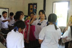 20231228095624(1).jpg - กิจกรรมการปลูกไม้ดอกไม้ประดับเพื่อการจัดสวนในโรงเรียน | https://facagri.cmru.ac.th/web