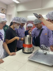20231228100532(13).jpg - กิจกรรมการผลิตและแปรรูปสเปรดโกโก้ | https://facagri.cmru.ac.th/web