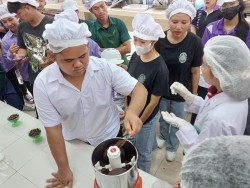 20231228100533.jpg - กิจกรรมการผลิตและแปรรูปสเปรดโกโก้ | https://facagri.cmru.ac.th/web