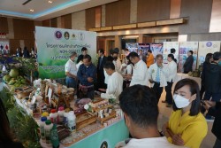 20231228100906.jpg - การจัดนิทรรศการประชุมสัมมนาวิชาการเพื่อสร้างและพัฒนากำลังคนที่มีทักษะและสมรรถนะสูง โครงการผลิตบัณฑิตพันธุ์ใหม่  | https://facagri.cmru.ac.th/web