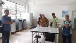 20231228113834(1).jpg - ต้อนรับผู้แทนมูลนิธิพัฒนาชนบท วัดป่าดาราภิรมณ์ เยี่ยมชมโรงงานต้นแบบแปรรูปผลิตผลทางการเกษตร | https://facagri.cmru.ac.th/web