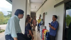 20231228113834.jpg - ต้อนรับผู้แทนมูลนิธิพัฒนาชนบท วัดป่าดาราภิรมณ์ เยี่ยมชมโรงงานต้นแบบแปรรูปผลิตผลทางการเกษตร | https://facagri.cmru.ac.th/web