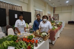 20240117131515.jpg - โครงการส่งเสริมและสนับสนุนการเกษตรอินทรีย์สู่การพัฒนาท้องถิ่นที่ยั่งยืน  รับรองแปลงมาตรฐานเกษตรอินทรีย์ 100 แปลง | https://facagri.cmru.ac.th/web